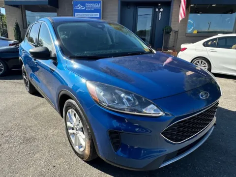 Blue 2022 Ford Escape SE for sale in Mooresville, NC