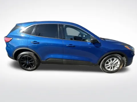 Photos of 2022 Ford Escape SE for sale in Mooresville, NC at Pinnacle Motor Company LKN