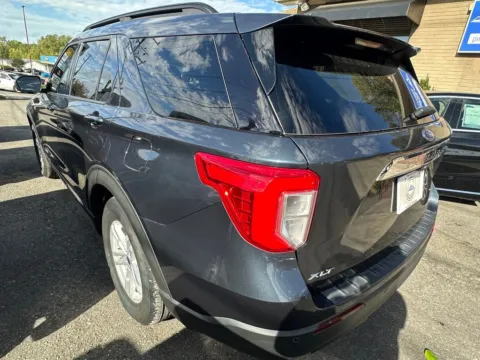 More photos of 2022 Ford Explorer XLT at Pinnacle Motor Company LKN, NC