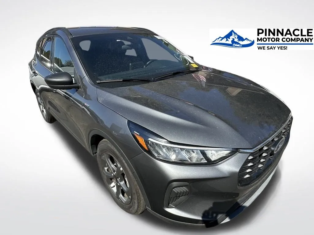 2025 Ford Escape ST-Line's photo
