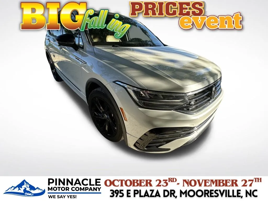 2023 Volkswagen Tiguan SE R-LINE BLACK's photo