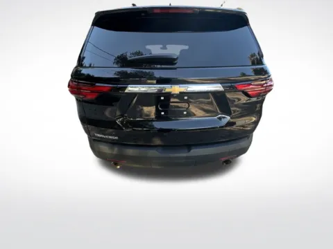 More photos of 2022 Chevrolet Traverse LS at Pinnacle Motor Company LKN, NC