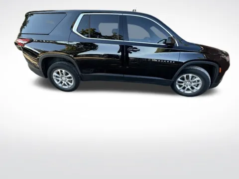Photos of 2022 Chevrolet Traverse LS for sale in Mooresville, NC at Pinnacle Motor Company LKN
