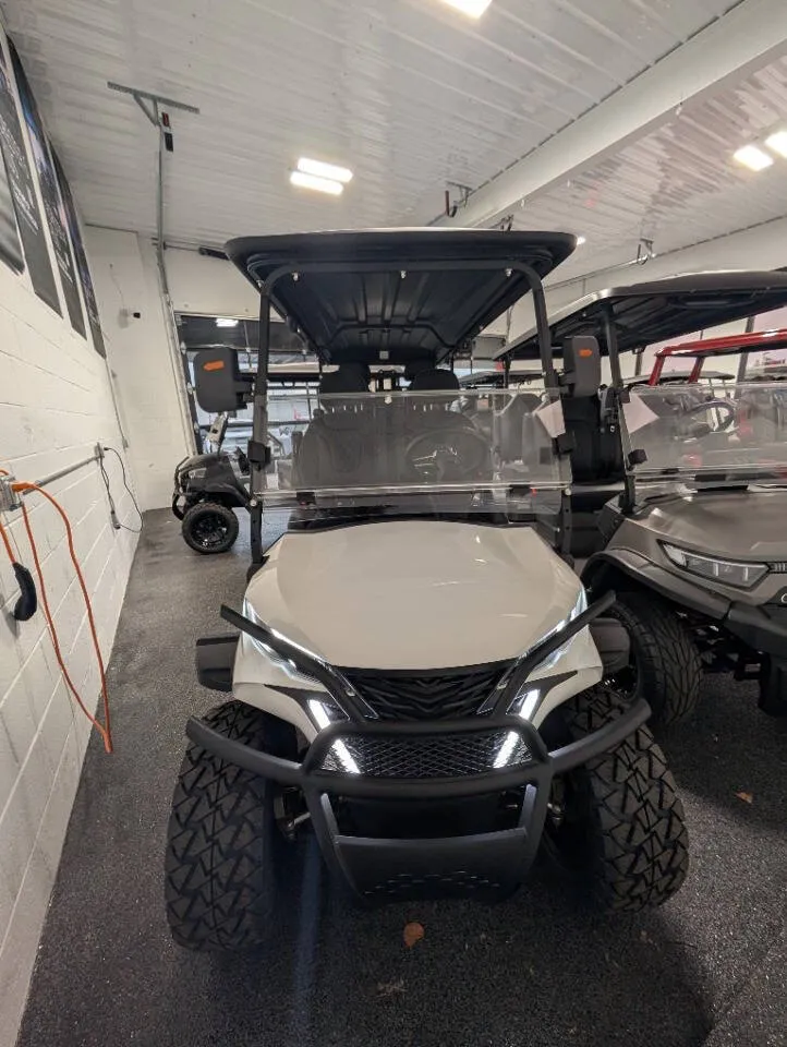 White 2025 PDG-GREYSON COSTCO 6 SEATER for sale in Lake Orion, MI