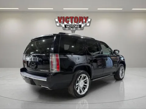 More photos of 2014 Cadillac Escalade Premium AWD 4dr SUV at Victory Motors Lake Orion, MI
