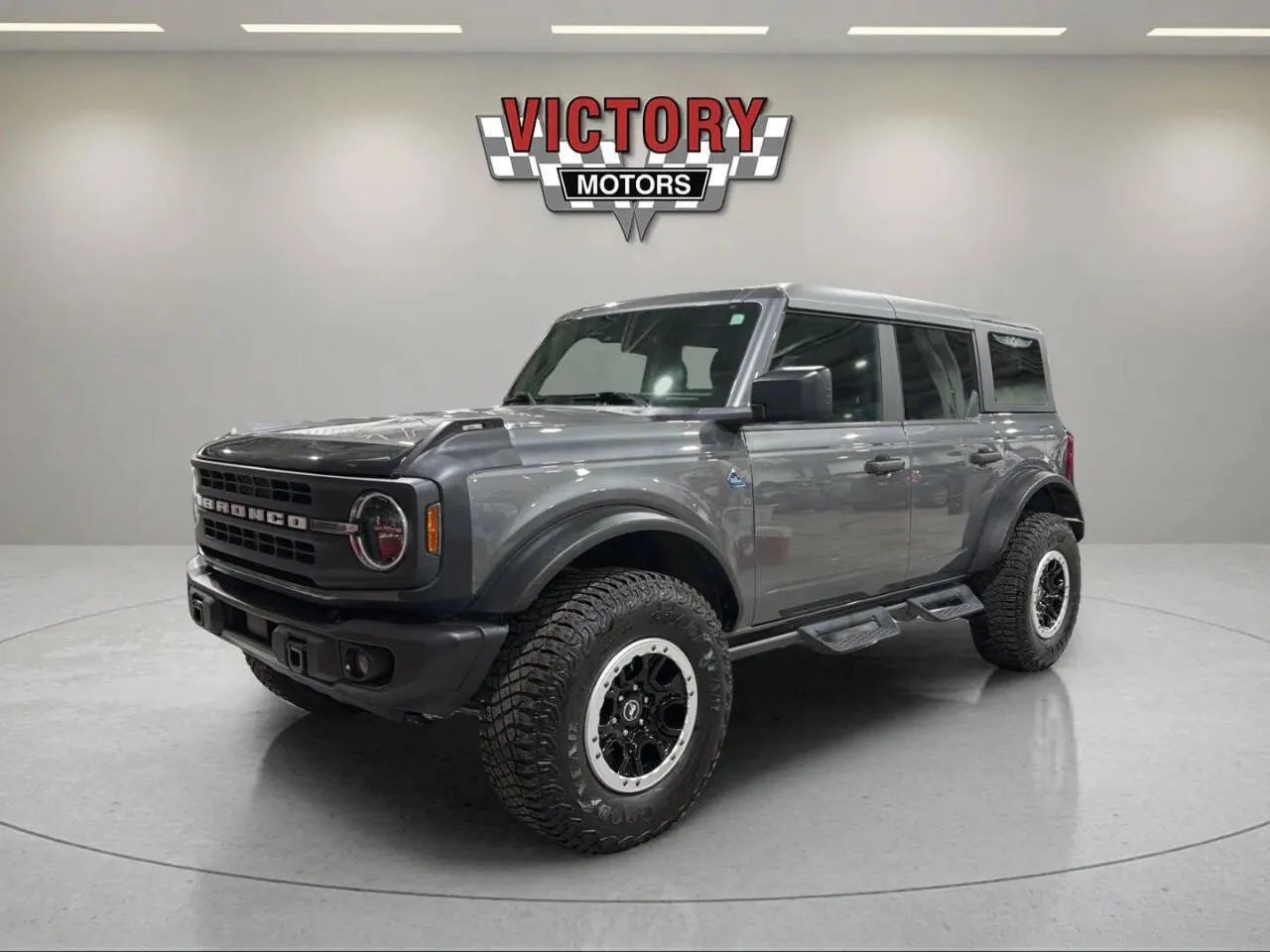 2023 Ford Bronco 4-Door Black Diamond's photo