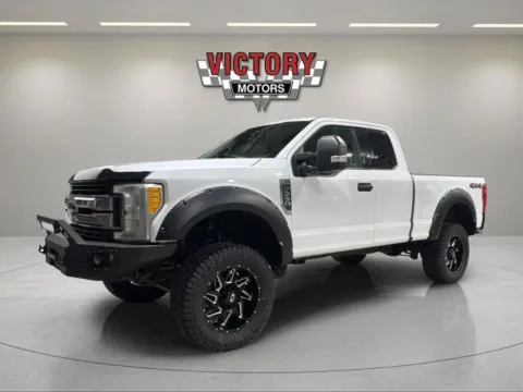 White 2017 Ford F-250 Super Duty XLT 4x4 4dr SuperCab 6.8 ft. SB Pickup for sale in Lake Orion, MI