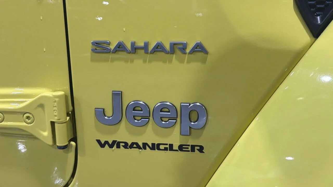 2023 Jeep Wrangler 4-Door Sahara - Photo 11