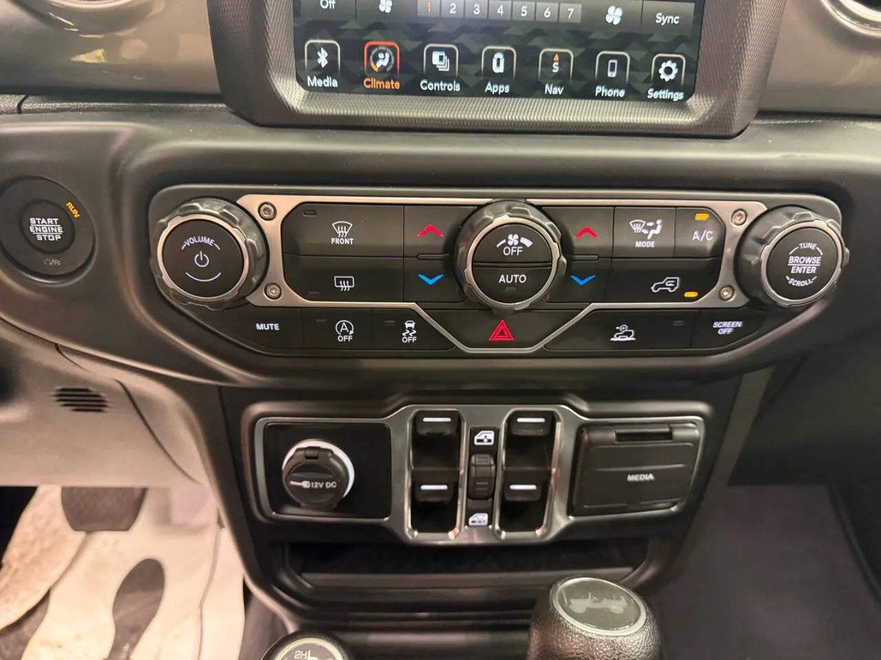 2023 Jeep Wrangler 4-Door Sahara - Photo 19