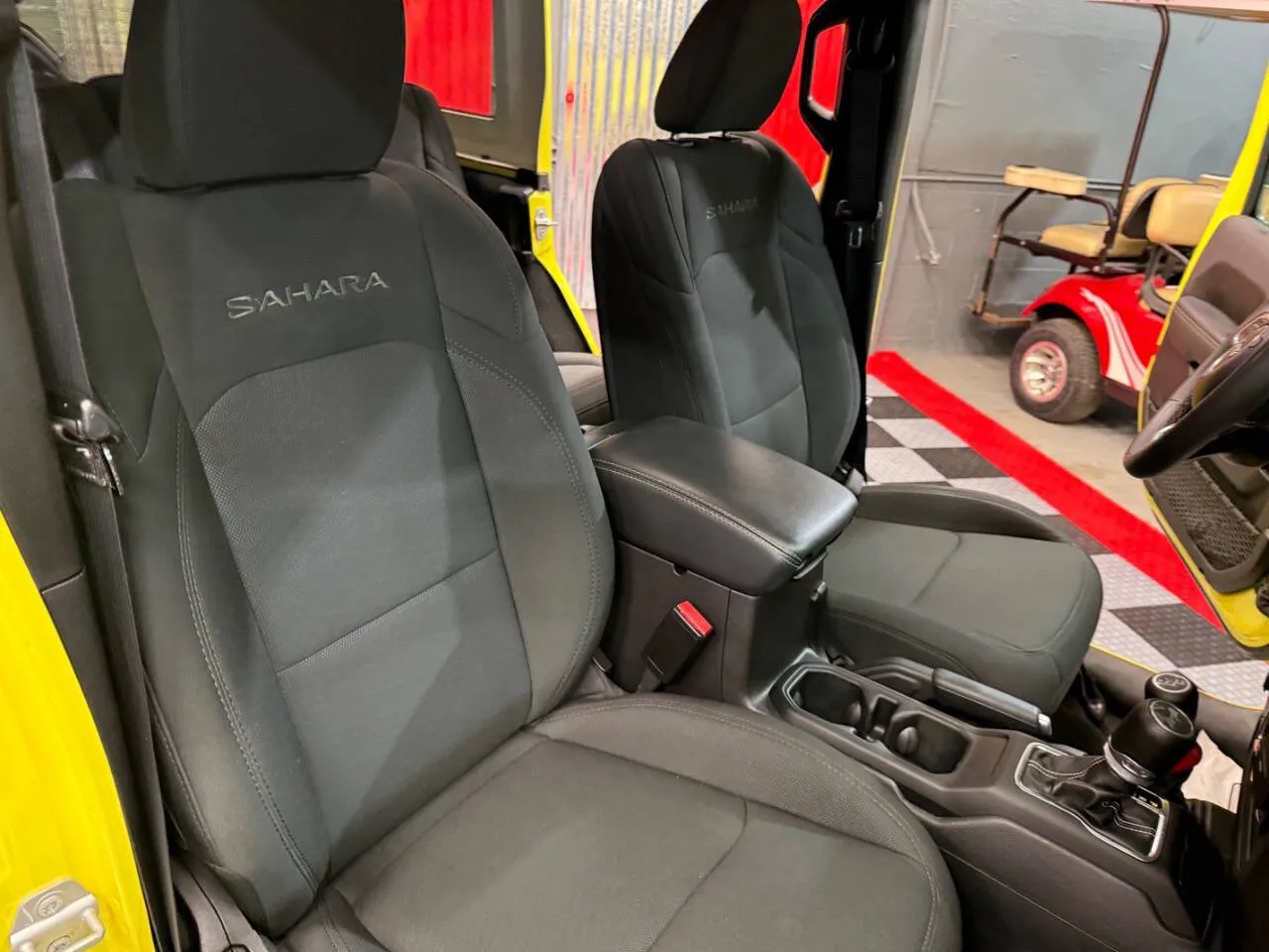2023 Jeep Wrangler 4-Door Sahara - Photo 31