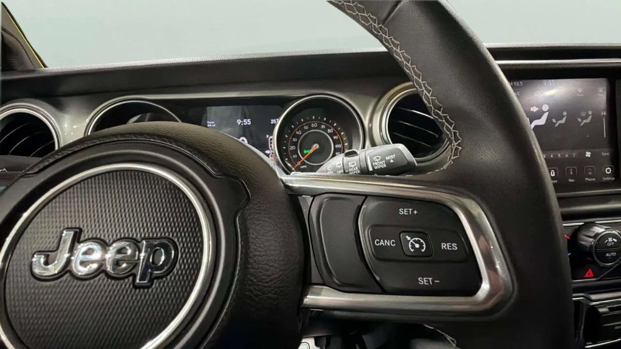2023 Jeep Wrangler 4-Door Sahara - Photo 22