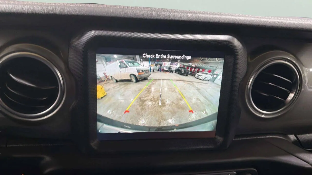 2023 Jeep Wrangler 4-Door Sahara - Photo 24