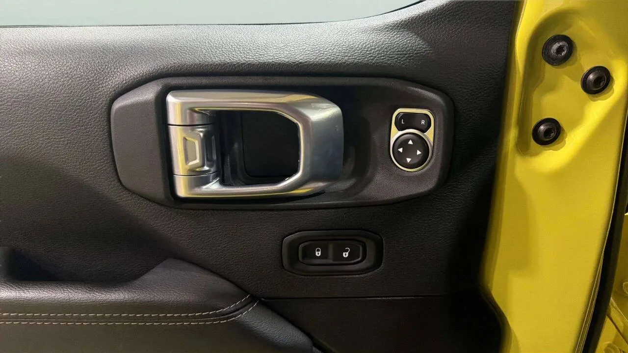 2023 Jeep Wrangler 4-Door Sahara - Photo 21