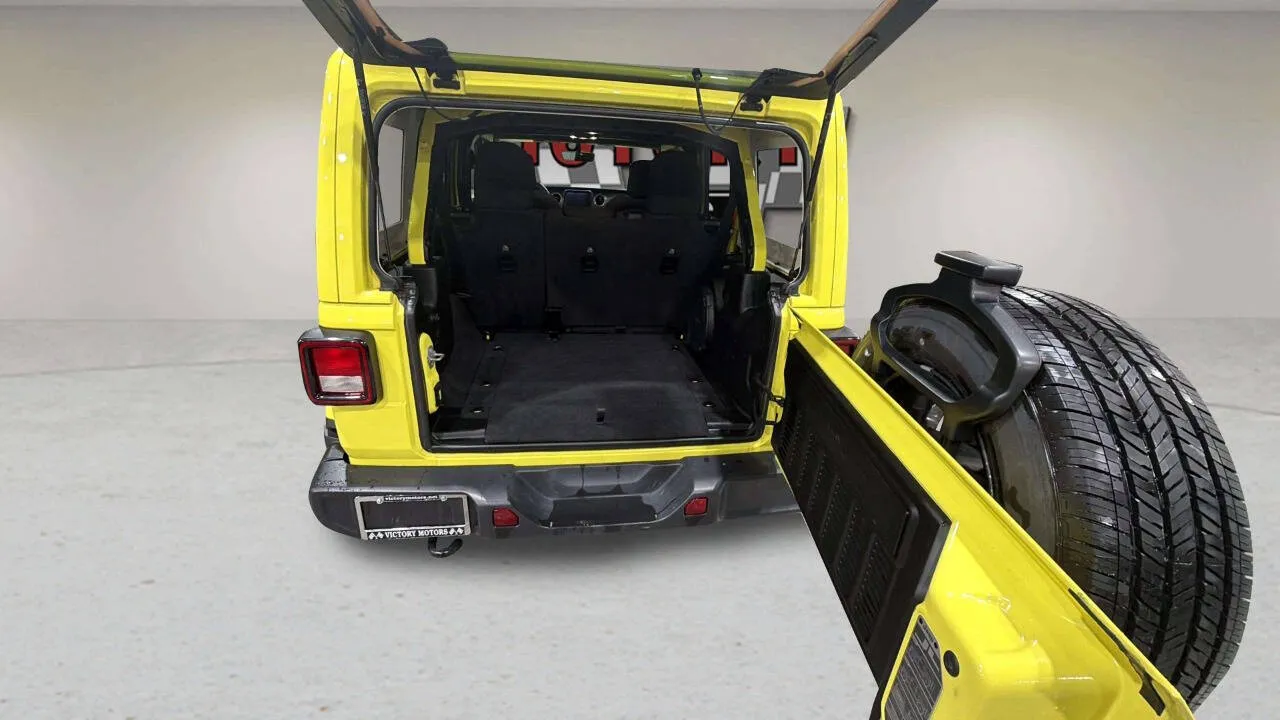 2023 Jeep Wrangler 4-Door Sahara - Photo 10