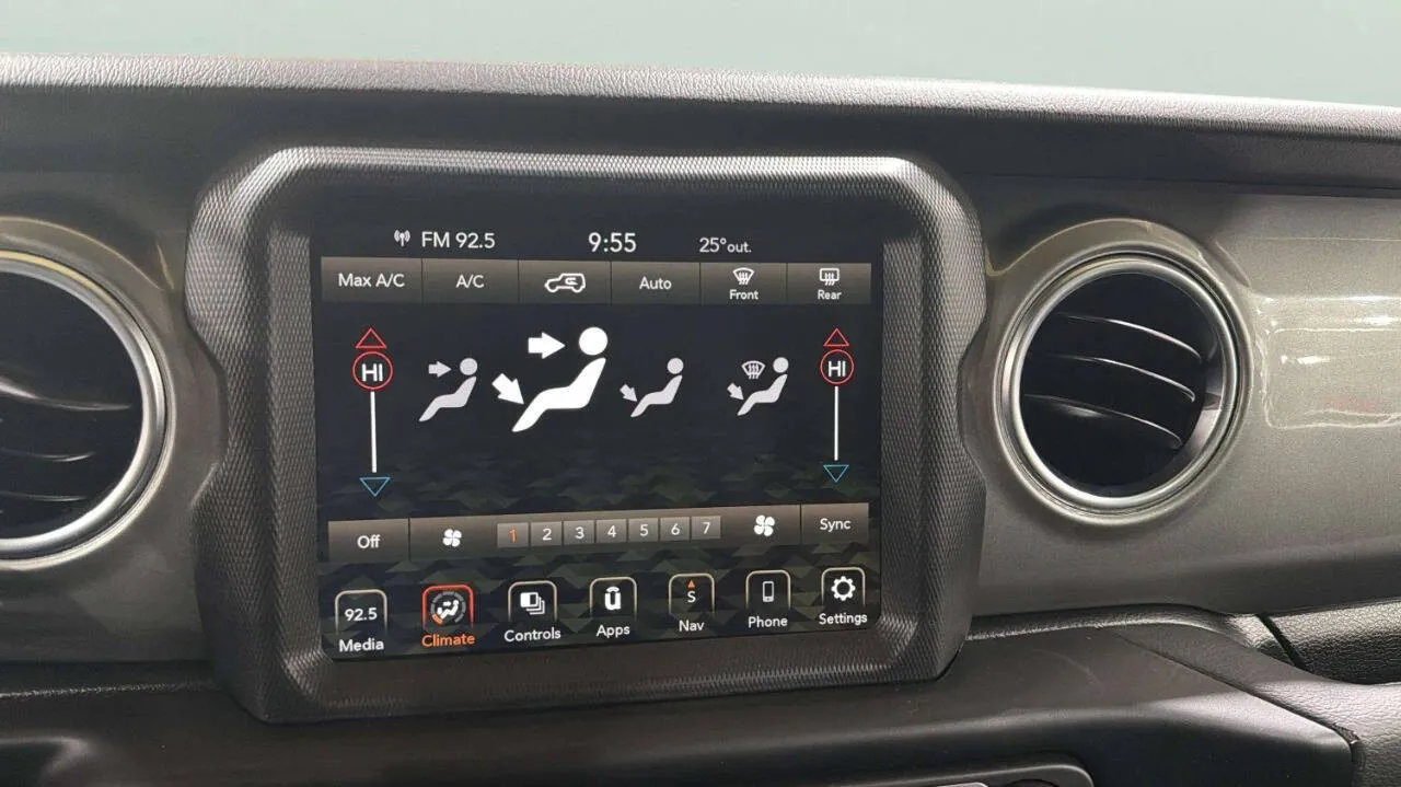 2023 Jeep Wrangler 4-Door Sahara - Photo 28