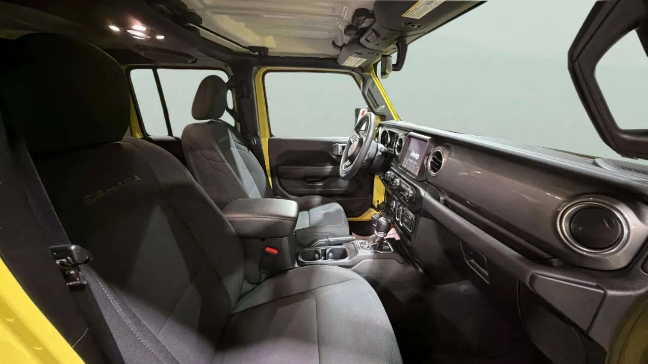 2023 Jeep Wrangler 4-Door Sahara - Photo 18
