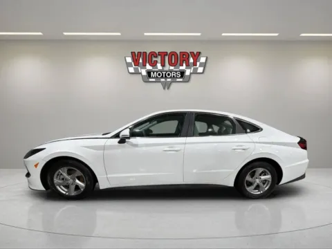 Photos of 2023 Hyundai Sonata SE 4dr Sedan for sale in Lake Orion, MI at Victory Motors Lake Orion