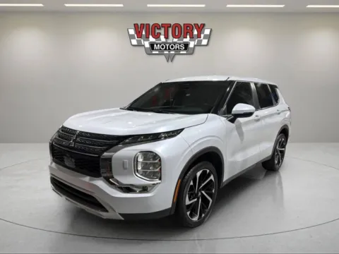 White 2023 Mitsubishi Outlander SE AWD 4dr SUV for sale in Lake Orion, MI