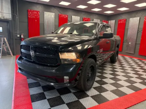 Black 2014 RAM 1500 Tradesman 4x4 4dr Crew Cab 5.5 ft. SB Pickup for sale in Lake Orion, MI