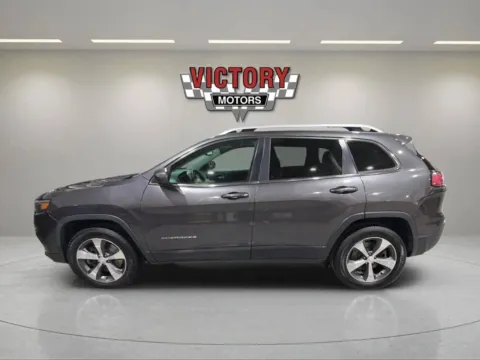 Photos of 2019 Jeep Cherokee Limited 4x4 4dr SUV for sale in Lake Orion, MI at Victory Motors Lake Orion