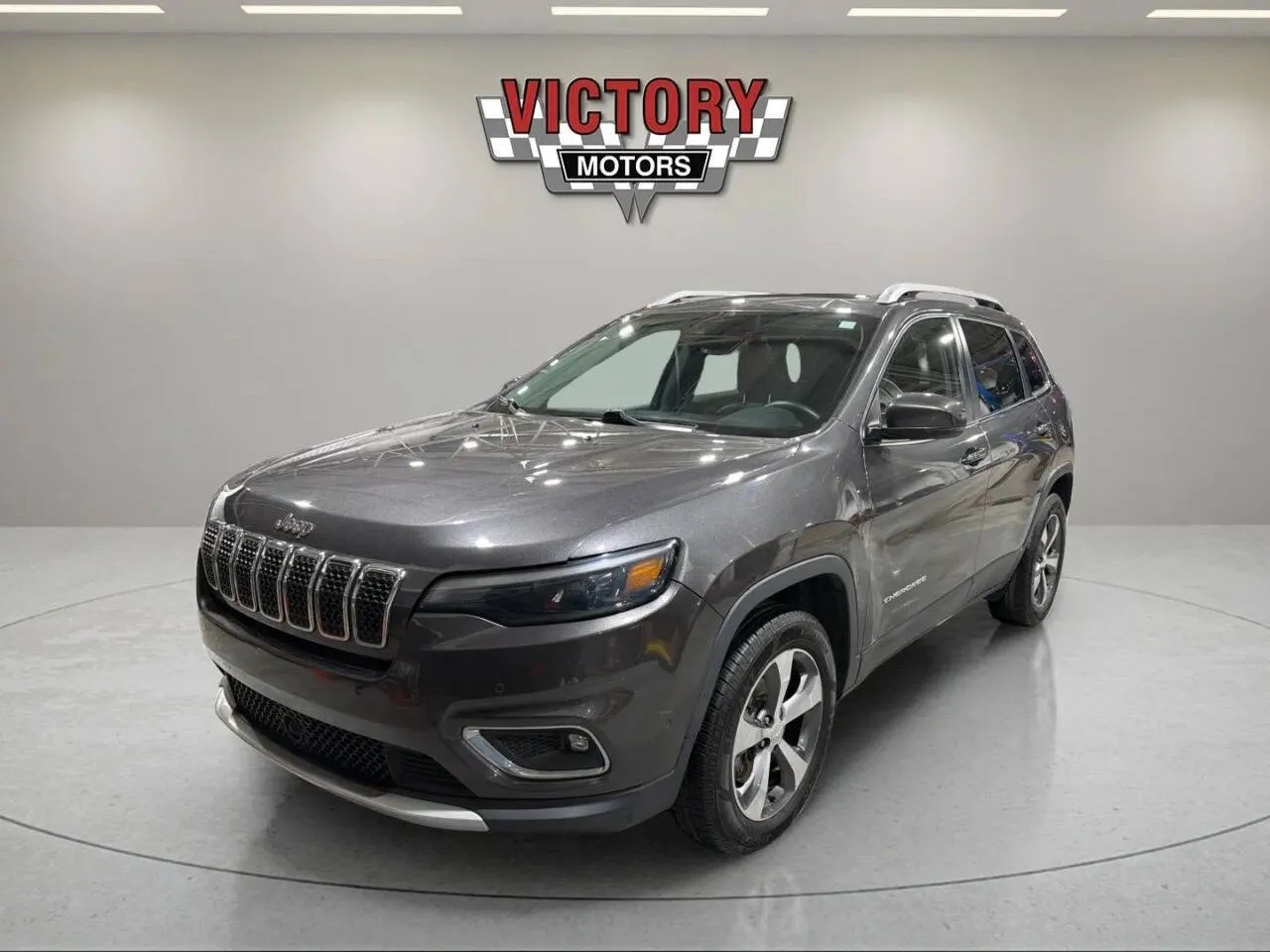 Gray 2019 Jeep Cherokee Limited 4x4 4dr SUV for sale in Lake Orion, MI