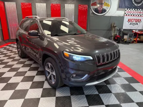 More photos of 2019 Jeep Cherokee Limited 4x4 4dr SUV at Victory Motors Lake Orion, MI