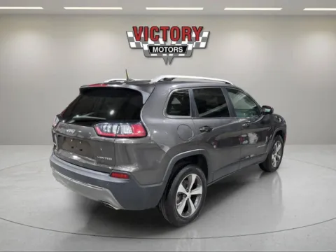 More photos of 2019 Jeep Cherokee Limited 4x4 4dr SUV at Victory Motors Lake Orion, MI