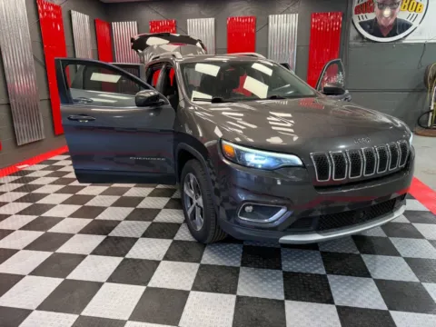 Another view of 2019 Jeep Cherokee Limited 4x4 4dr SUV for sale in Lake Orion, MI at Victory Motors Lake Orion