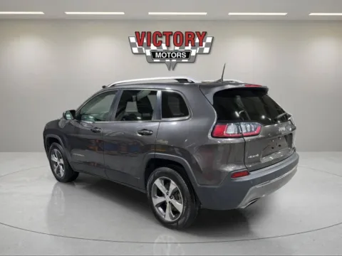 Another view of 2019 Jeep Cherokee Limited 4x4 4dr SUV for sale in Lake Orion, MI at Victory Motors Lake Orion