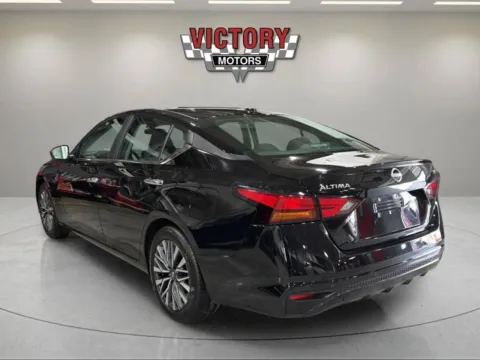 Another view of 2025 Nissan Altima 2.5 SV 4dr Sedan for sale in Lake Orion, MI at Victory Motors Lake Orion