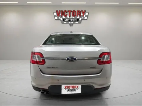 More photos of 2011 Ford Taurus SEL 4dr Sedan at Victory Motors Lake Orion, MI