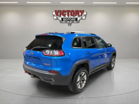 More photos of 2019 Jeep Cherokee Trailhawk 4x4 4dr SUV at Victory Motors Lake Orion, MI