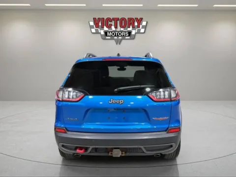 More photos of 2019 Jeep Cherokee Trailhawk 4x4 4dr SUV at Victory Motors Lake Orion, MI