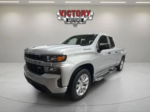 Silver 2022 Chevrolet Silverado 1500 Limited Custom 4x4 4dr Double Cab 6.6 ft. SB for sale in Lake Orion, MI