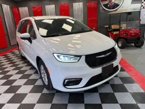White 2023 Chrysler Pacifica Touring L 4dr Mini Van for sale in Lake Orion, MI