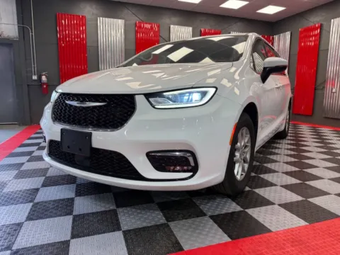 Another view of 2023 Chrysler Pacifica Touring L 4dr Mini Van for sale in Lake Orion, MI at Victory Motors Lake Orion