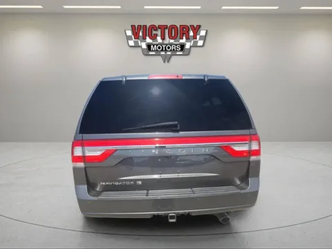 More photos of 2019 RAM 1500 Classic SLT 4x4 4dr Crew Cab 5.5 ft. SB Pickup at Victory Motors Lake Orion, MI