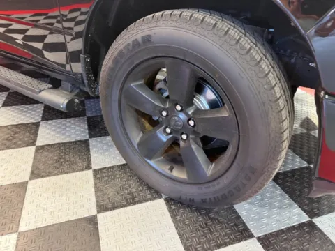 More photos of 2019 RAM 1500 Classic SLT 4x4 4dr Crew Cab 5.5 ft. SB Pickup at Victory Motors Lake Orion, MI