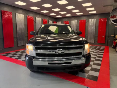 Photos of 2009 Chevrolet Silverado 1500 LT 4x2 4dr Extended Cab 6.5 ft. SB for sale in Lake Orion, MI at Victory Motors Lake Orion