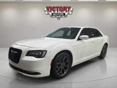 White 2018 Chrysler 300 S AWD 4dr Sedan for sale in Lake Orion, MI