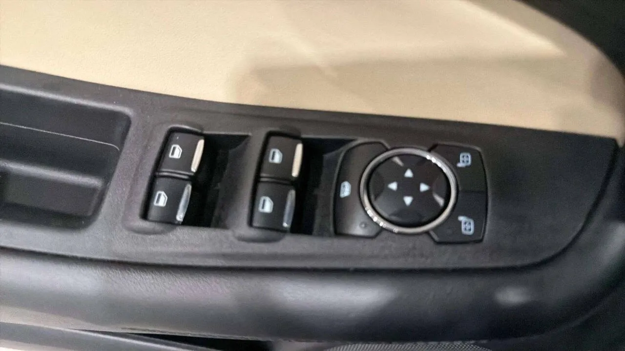 2022 Ford Edge SEL - Photo 16