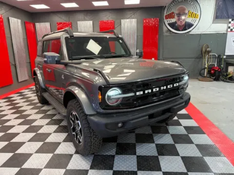 Photos of 2022 Ford Bronco Outer Banks Advanced 4x4 4dr SUV for sale in Lake Orion, MI at Victory Motors Lake Orion