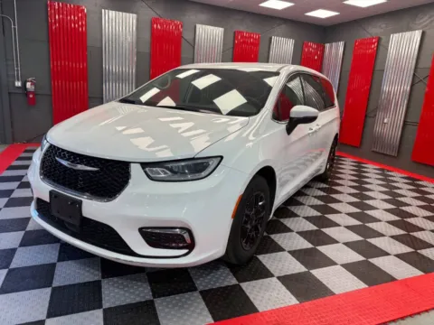 Another view of 2023 Chrysler Pacifica Touring L 4dr Mini Van for sale in Lake Orion, MI at Victory Motors Lake Orion