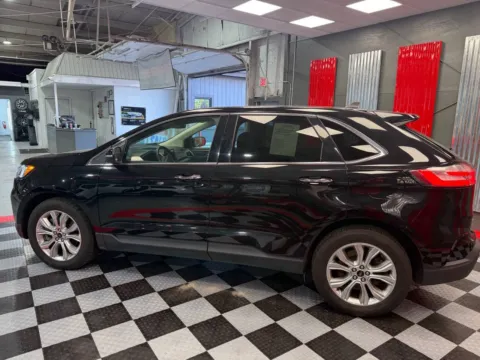More photos of 2024 Ford Edge Titanium AWD 4dr SUV at Victory Motors Lake Orion, MI