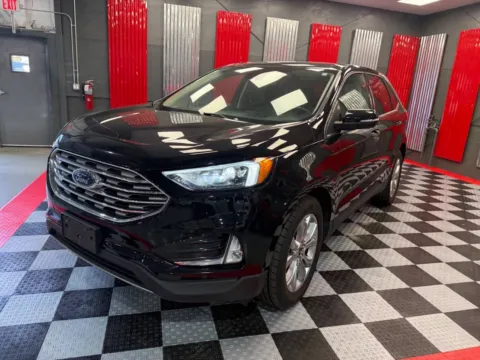 Another view of 2024 Ford Edge Titanium AWD 4dr SUV for sale in Lake Orion, MI at Victory Motors Lake Orion