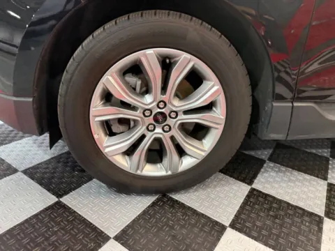 More photos of 2024 Ford Edge Titanium AWD 4dr SUV at Victory Motors Lake Orion, MI