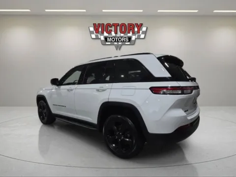 Another view of 2024 Jeep Grand Cherokee Limited 4x4 4dr SUV for sale in Lake Orion, MI at Victory Motors Lake Orion