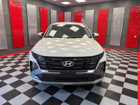 Photos of 2025 Hyundai Tucson SEL 4dr SUV for sale in Lake Orion, MI at Victory Motors Lake Orion