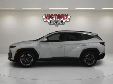 Photos of 2025 Hyundai Tucson SEL 4dr SUV for sale in Lake Orion, MI at Victory Motors Lake Orion
