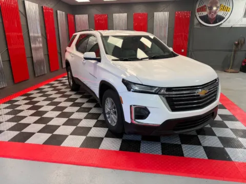 White 2022 Chevrolet Traverse LT Leather 4x4 4dr SUV for sale in Lake Orion, MI
